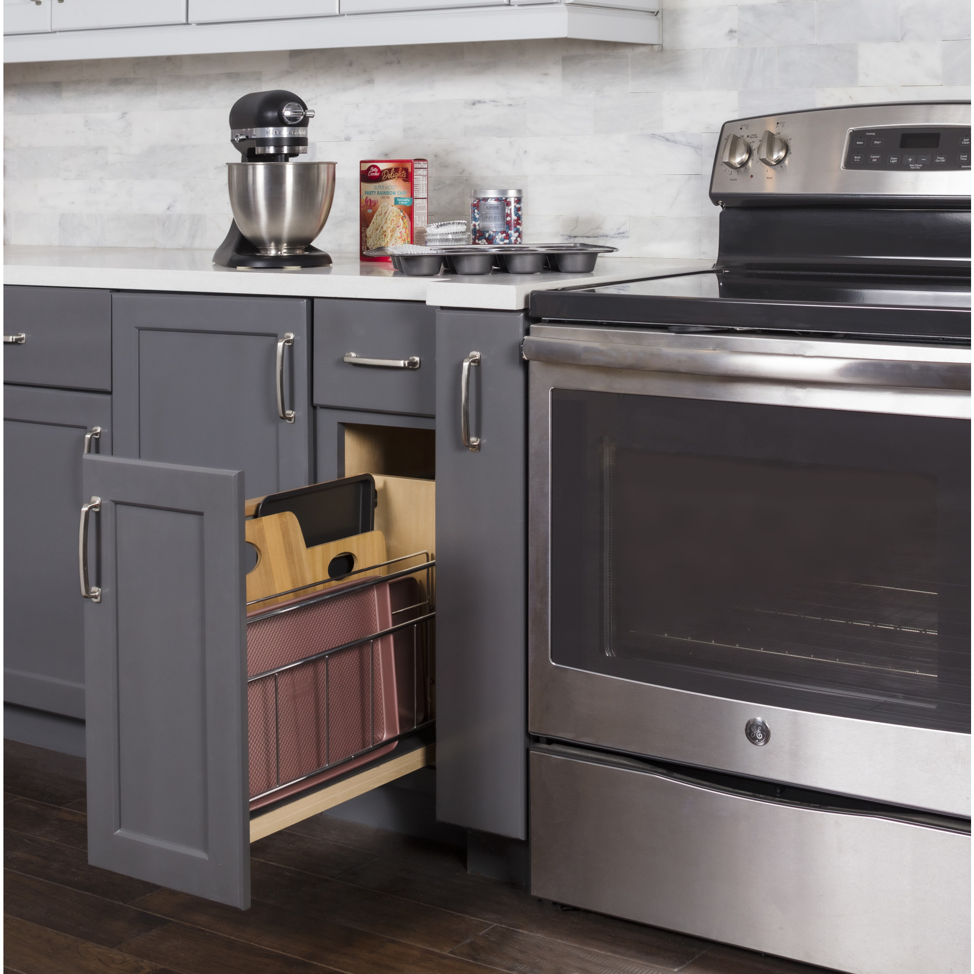 8" "No Wiggle" Soft-close Tray Divider Pullout