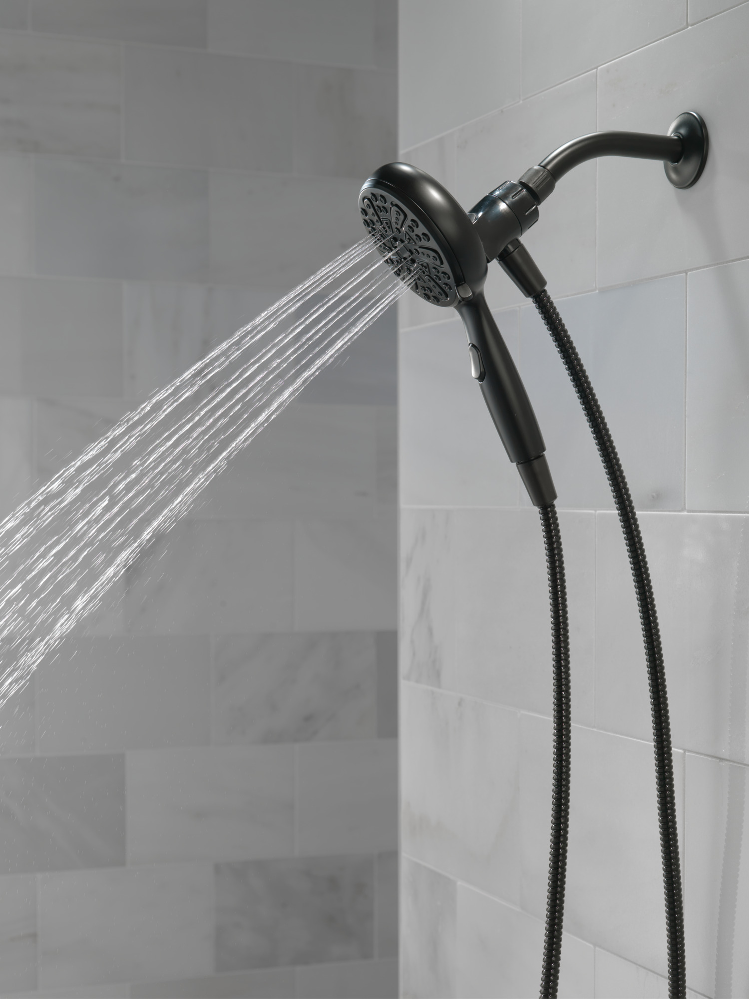 Delta Universal Showering Components: 6-Setting SureDock Magnetic Hand Shower