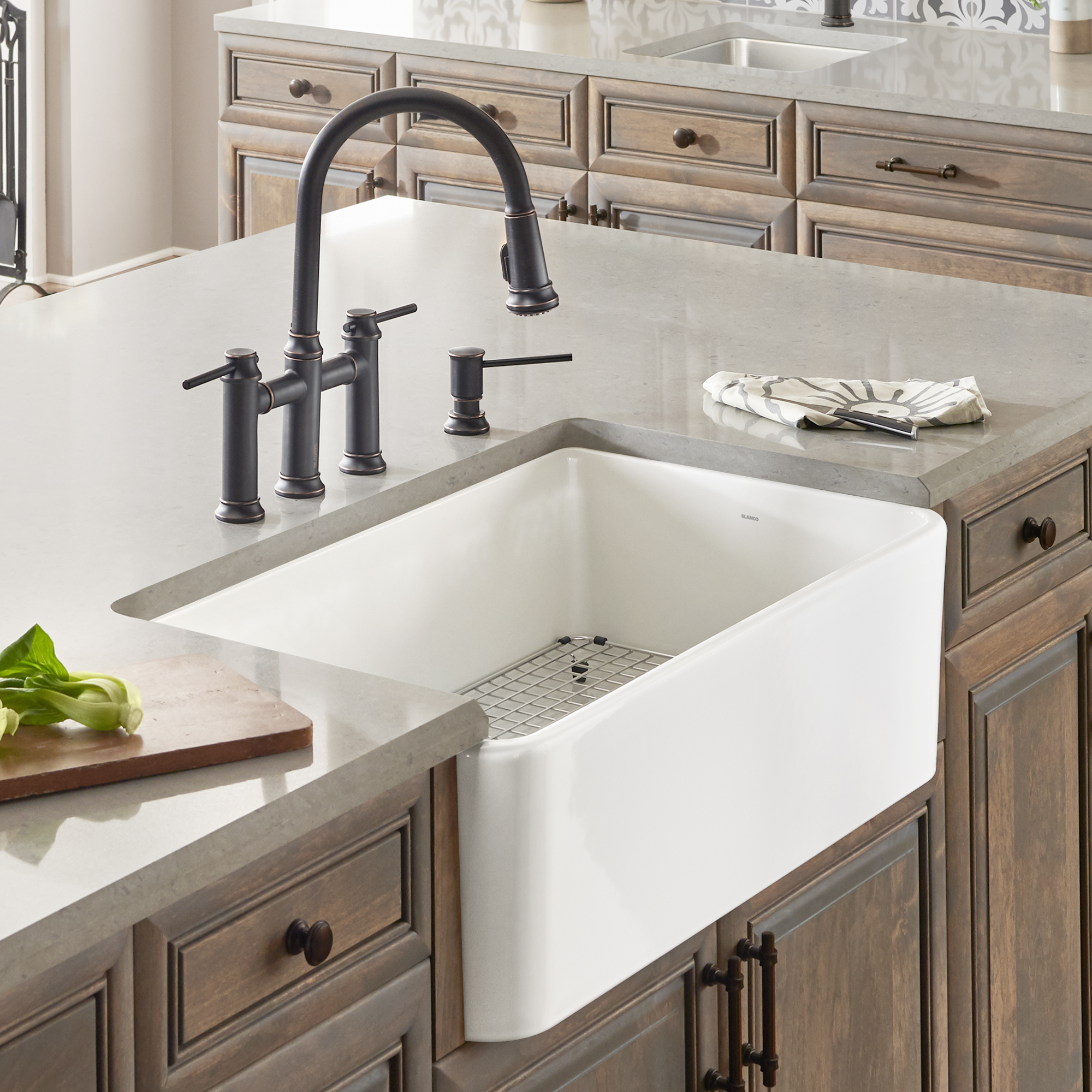 Cerana 33" Fireclay Single Bowl Apron-Front Farmhouse Sink - White
